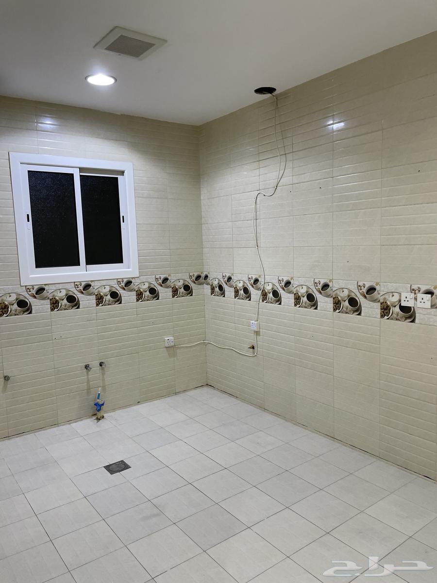 3 bedroom apartment in Al Awali 8