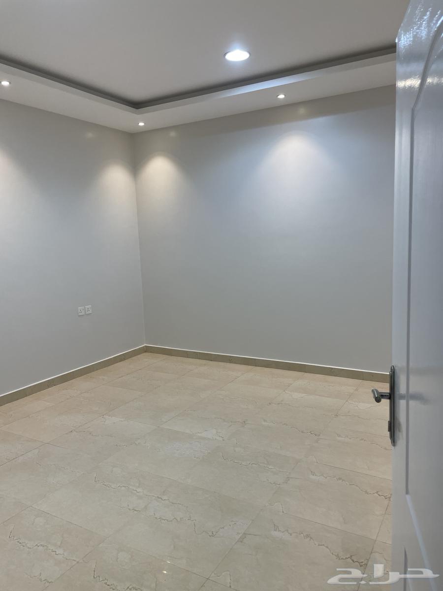 3 bedroom apartment in Al Awali 9