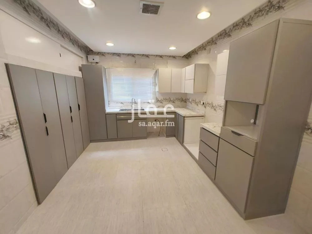 3 bedroom floor in Al Olaya 9