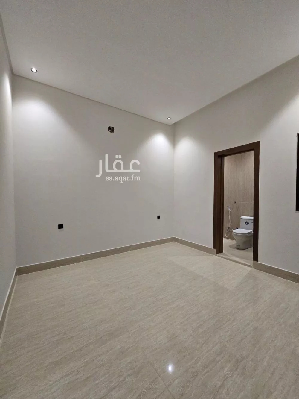 فيلا 5 غرف في طويق 17