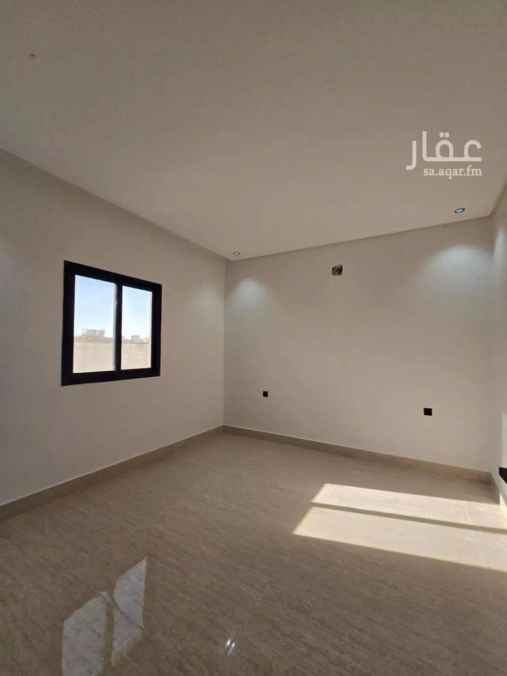 فيلا 5 غرف في طويق 18