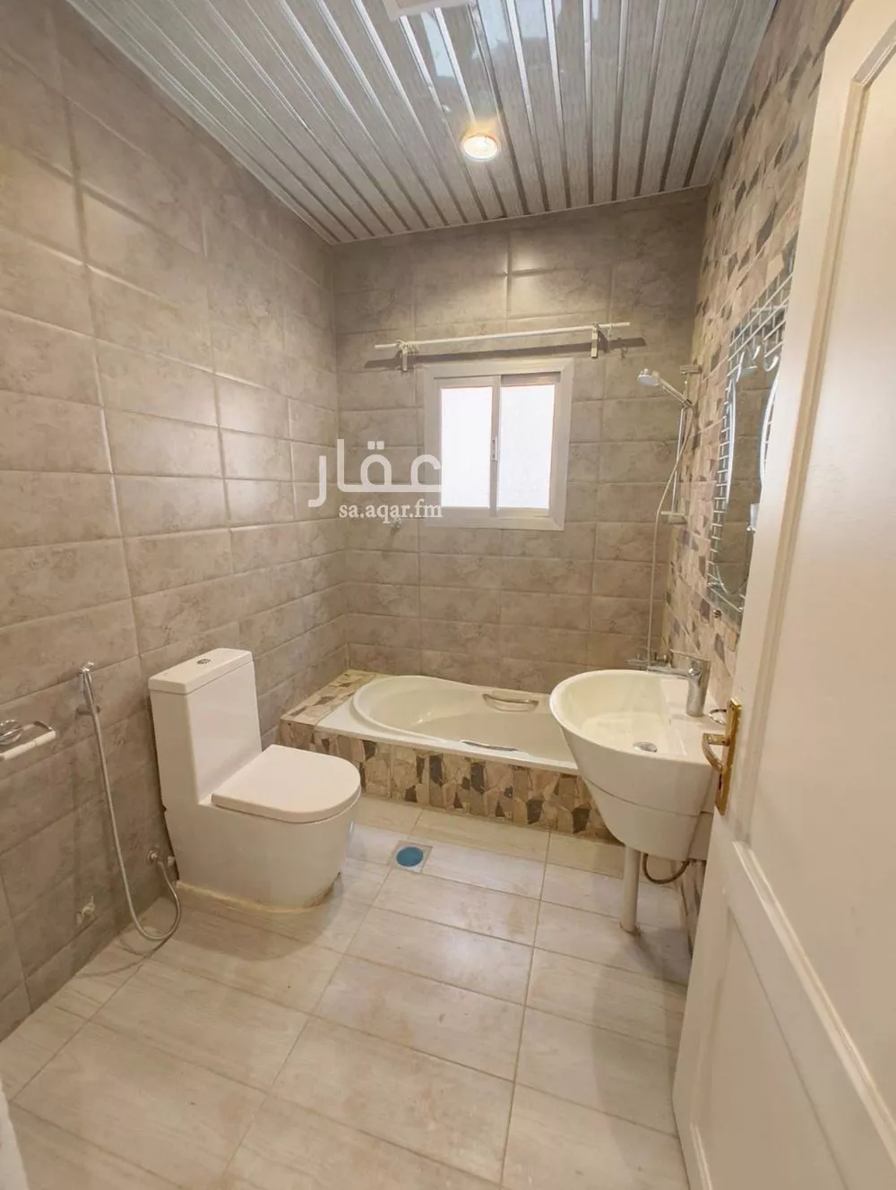 دور 4 غرف في العليا 8