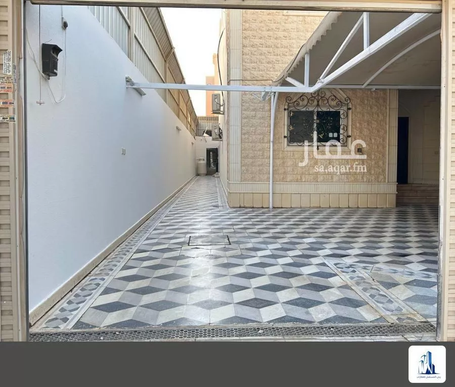 6 bedroom villa in Al Fayha 5
