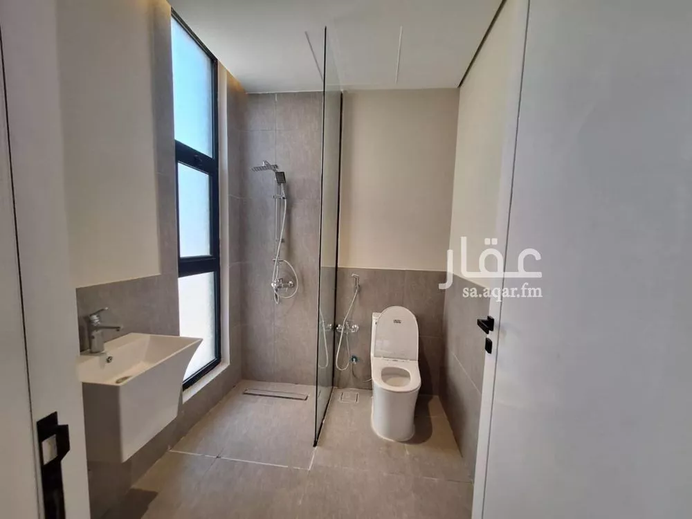 6 bedroom villa in Al Rimal 8