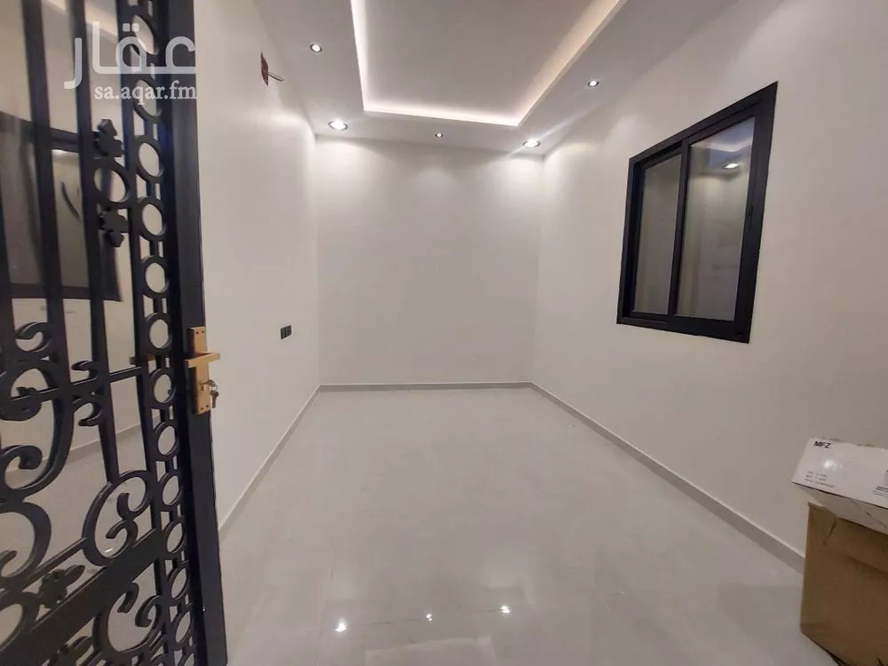 5 bedroom villa in Dhahrat Laban 12