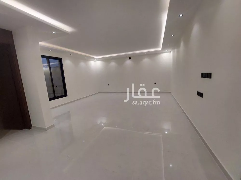 5 bedroom villa in Dhahrat Laban 19