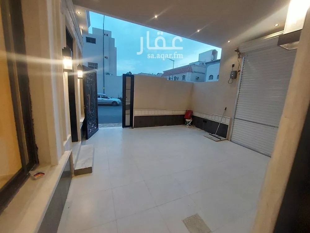 5 bedroom villa in Dhahrat Laban 3