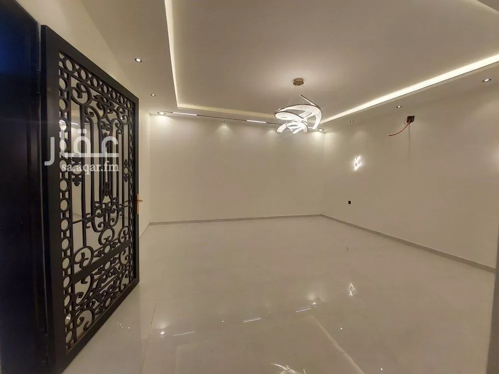 5 bedroom villa in Dhahrat Laban 4
