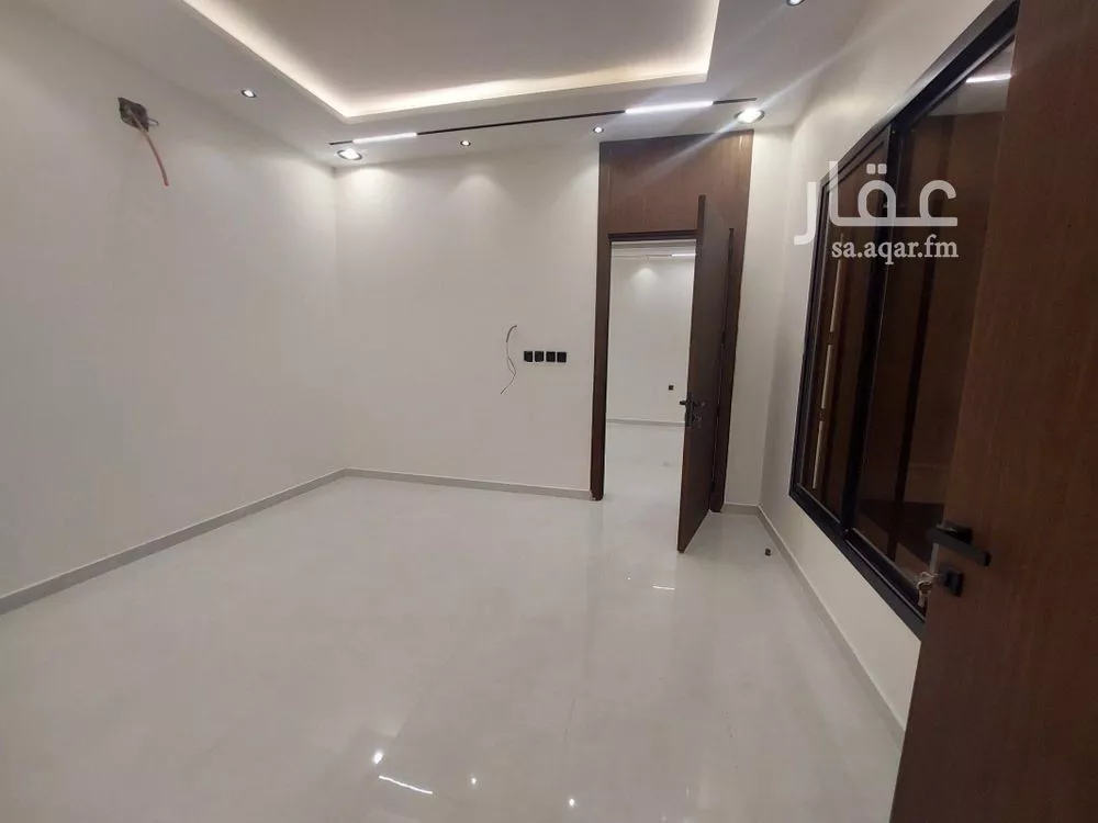 5 bedroom villa in Dhahrat Laban 8