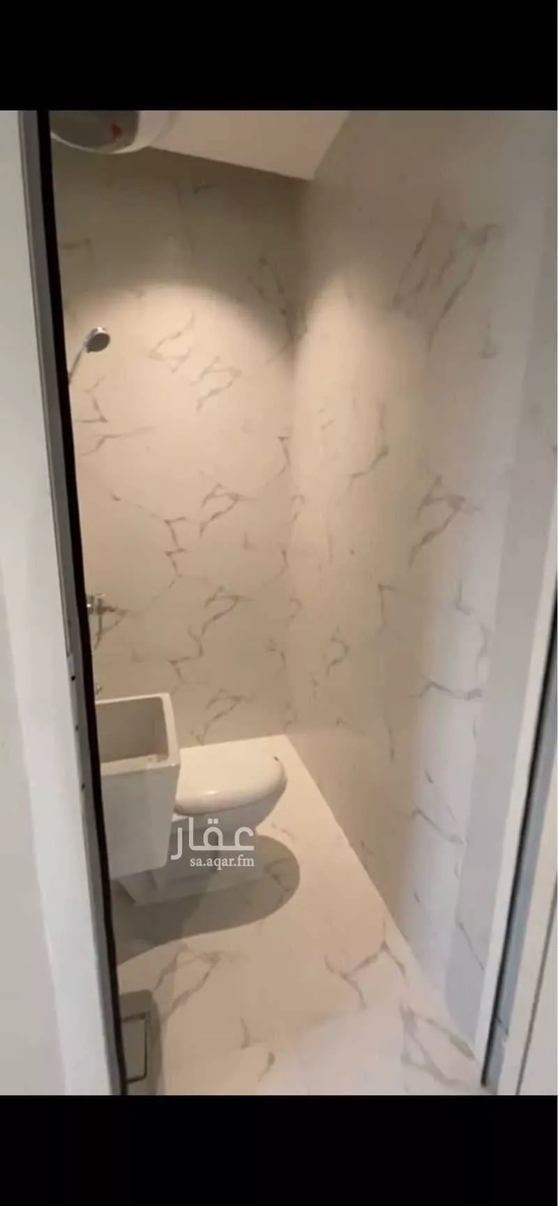 فيلا 5 غرف في القادسية 20
