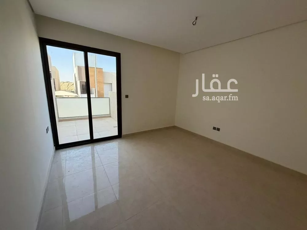 فيلا 5 غرف في العارض 7