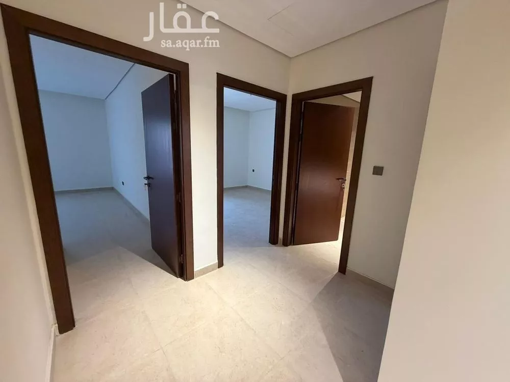 فيلا 5 غرف في العارض 8