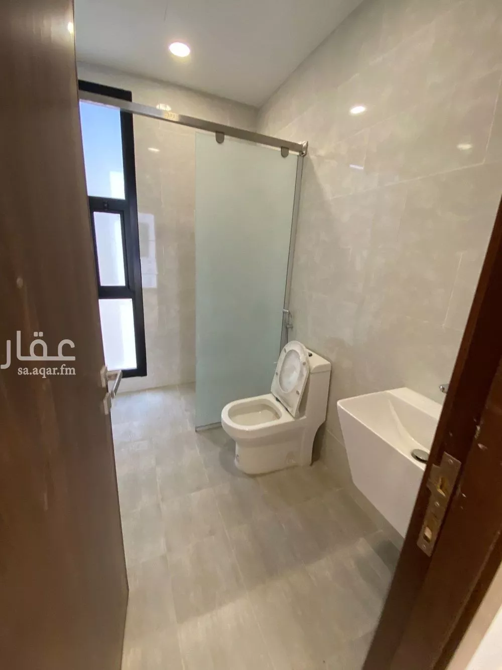 فيلا 3 غرف في الجنادرية 8