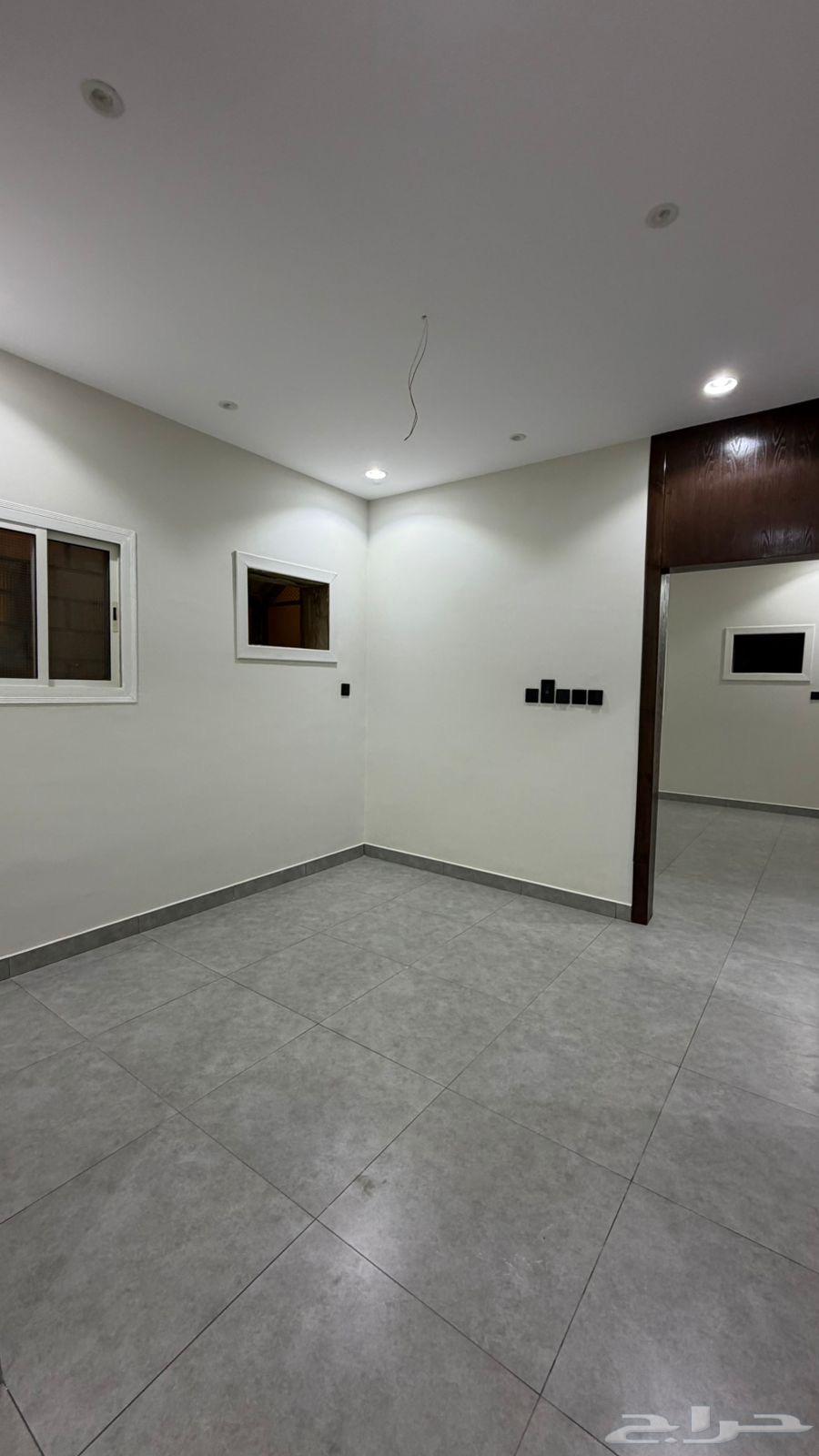 3 bedroom apartment in Al Hamdaniyah 4