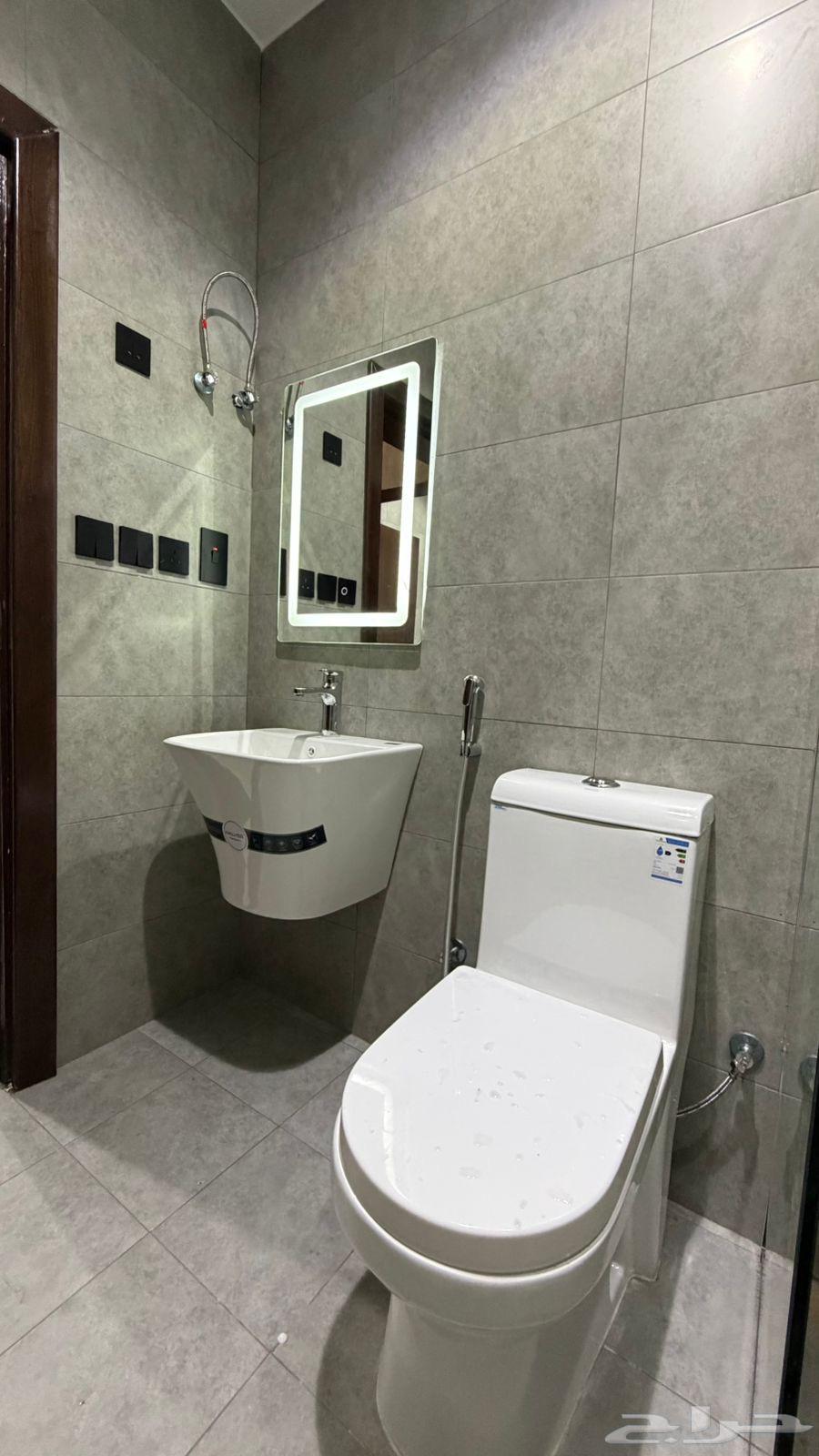 3 bedroom apartment in Al Hamdaniyah 6