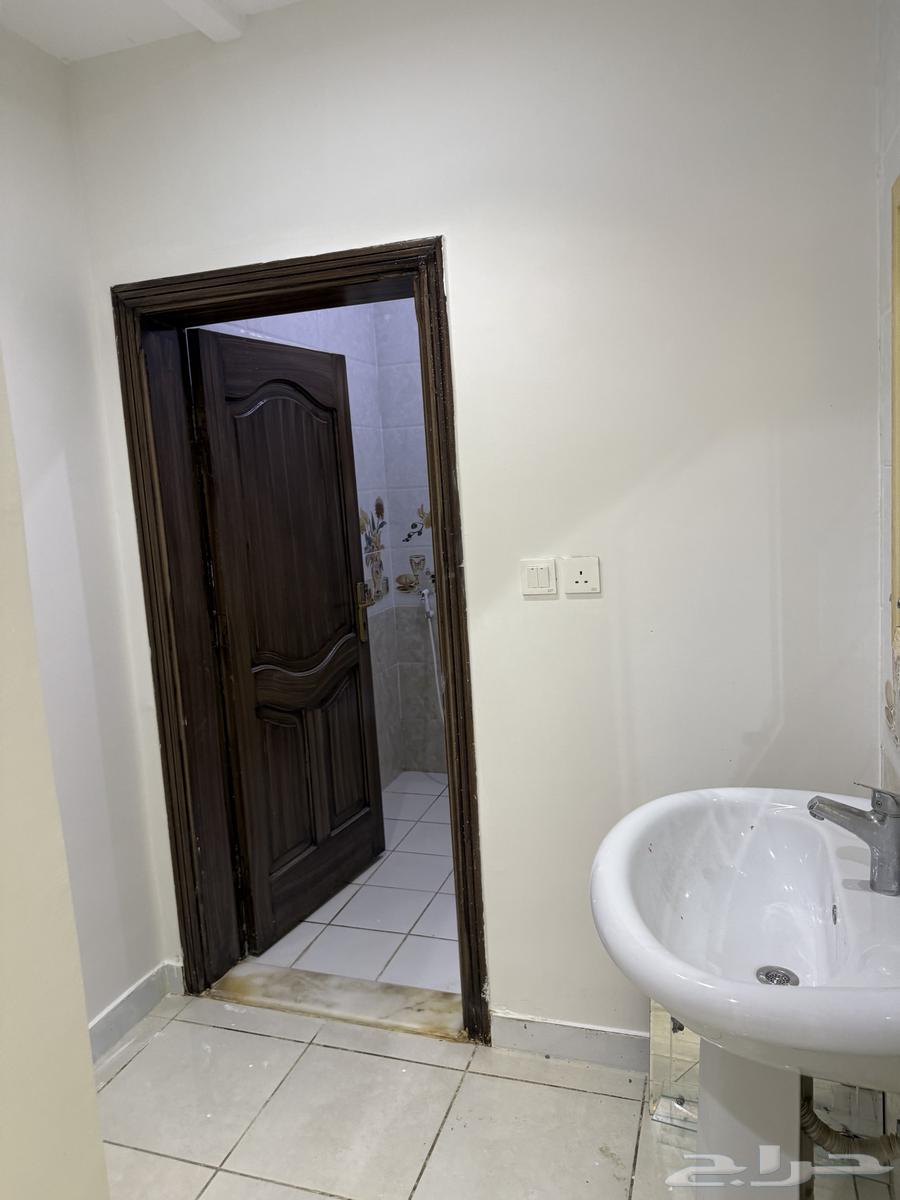 4 bedroom apartment in Al Bashaer 18