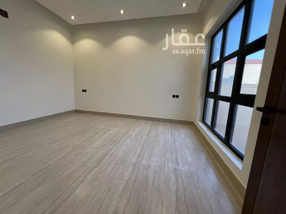 6 bedroom villa in Dhahrat Laban 6