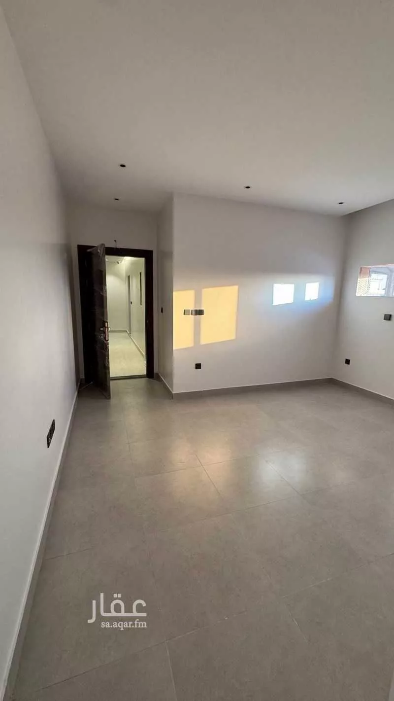 207 sqm building in Al Rabwa 7