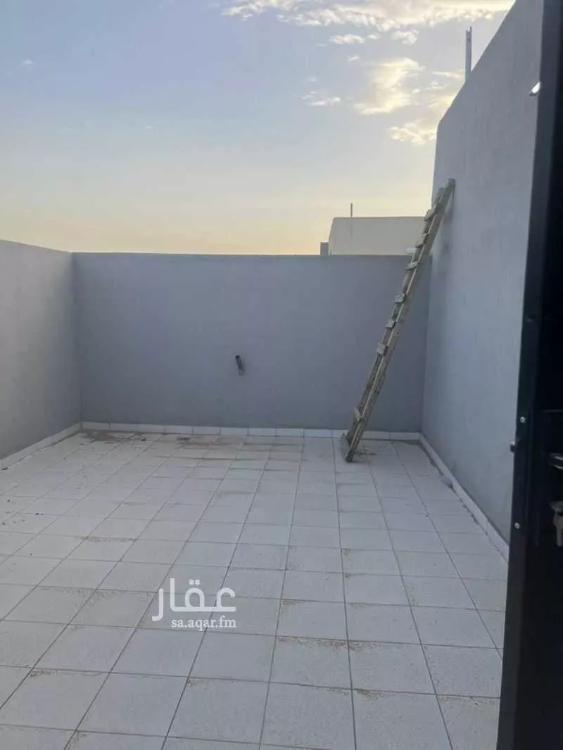 فيلا 8 غرف في الرمال 25