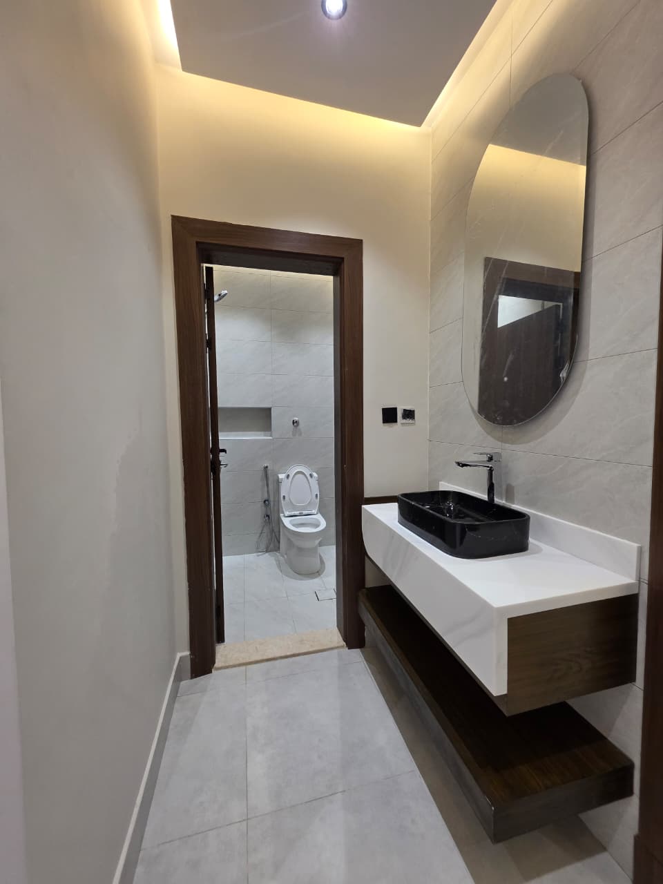 2 bedroom apartment in Al Salamah 5