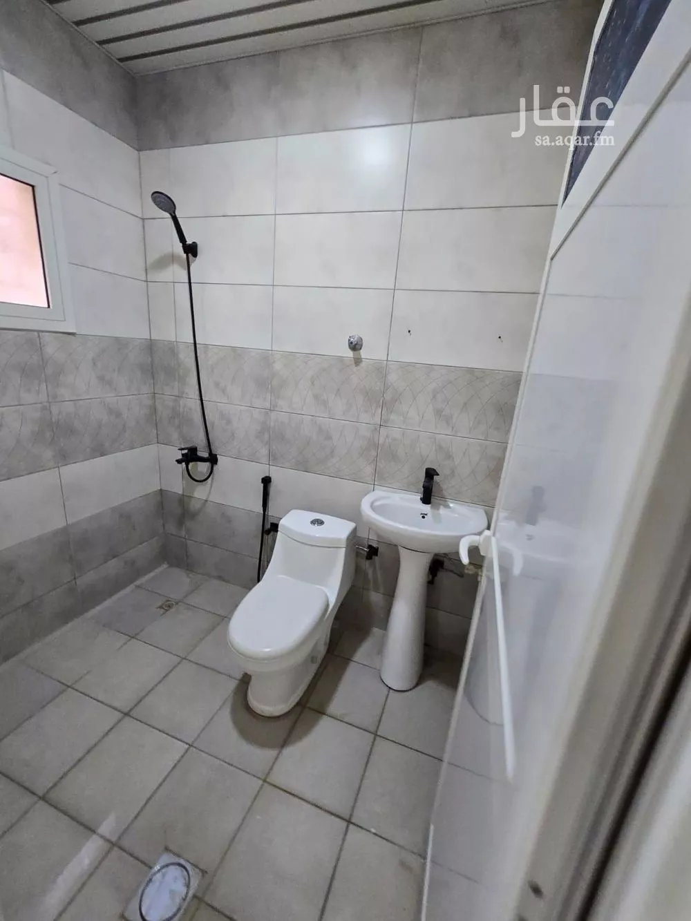 5 bedroom apartment in Dahiat King Fahd 20