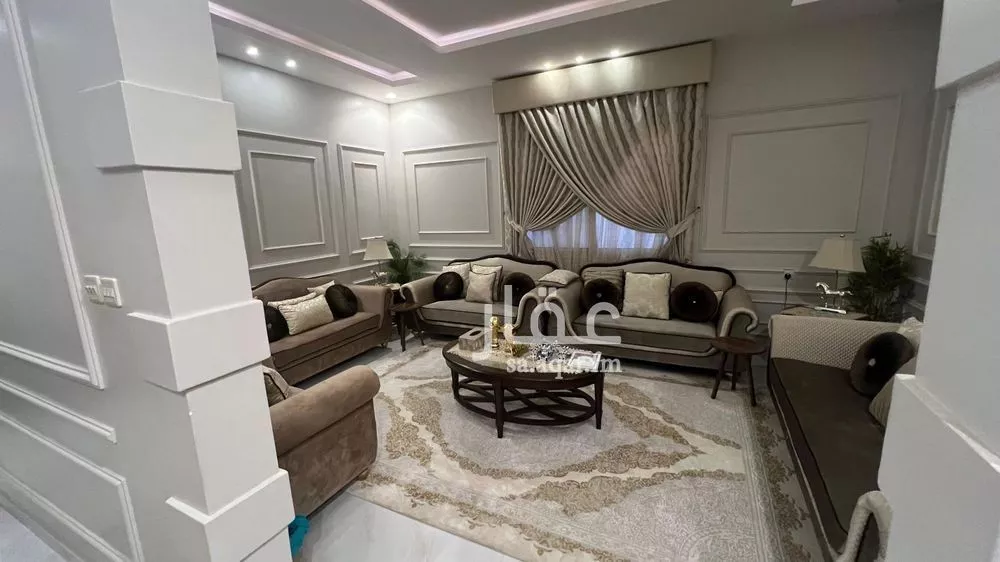فيلا 5 غرف في العارض 7