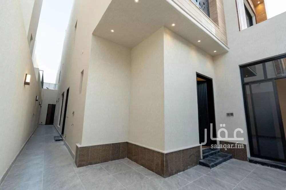5 bedroom villa in Al Rimal 4