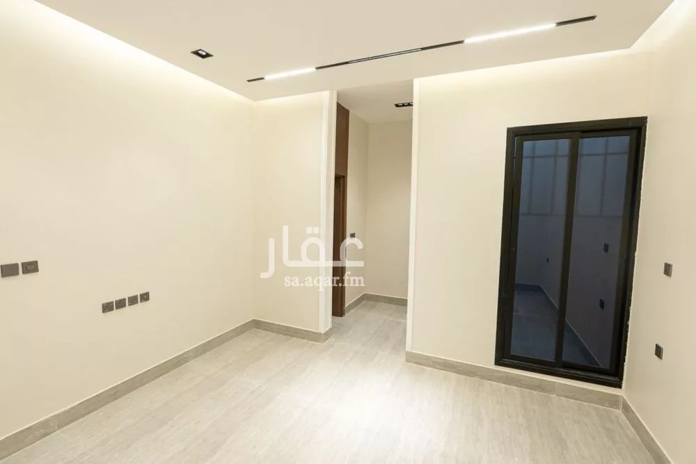 5 bedroom villa in Al Rimal 6
