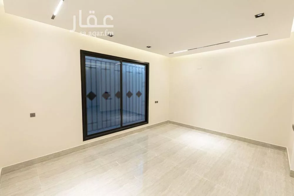5 bedroom villa in Al Rimal 7