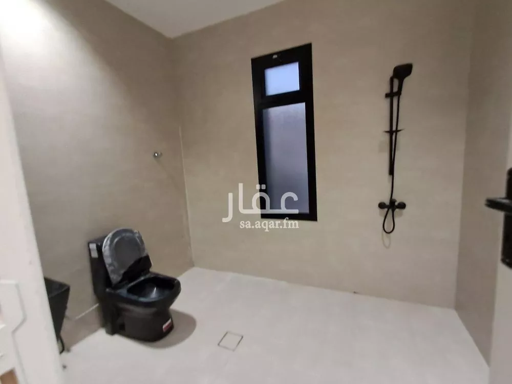 5 bedroom villa in Dhahrat Laban 11