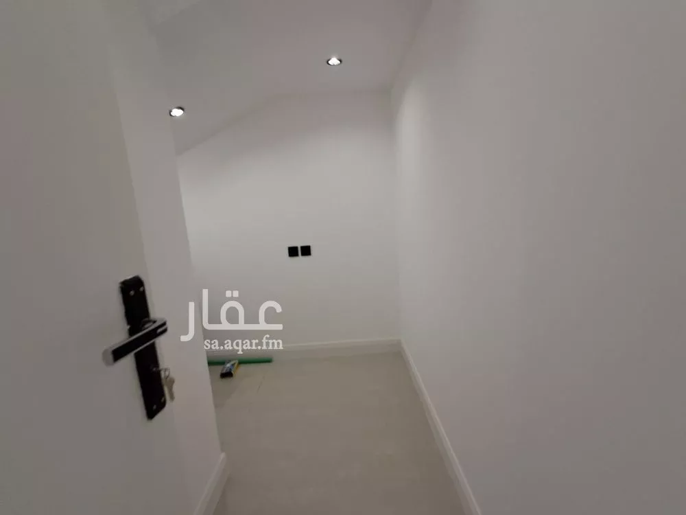 5 bedroom villa in Dhahrat Laban 12