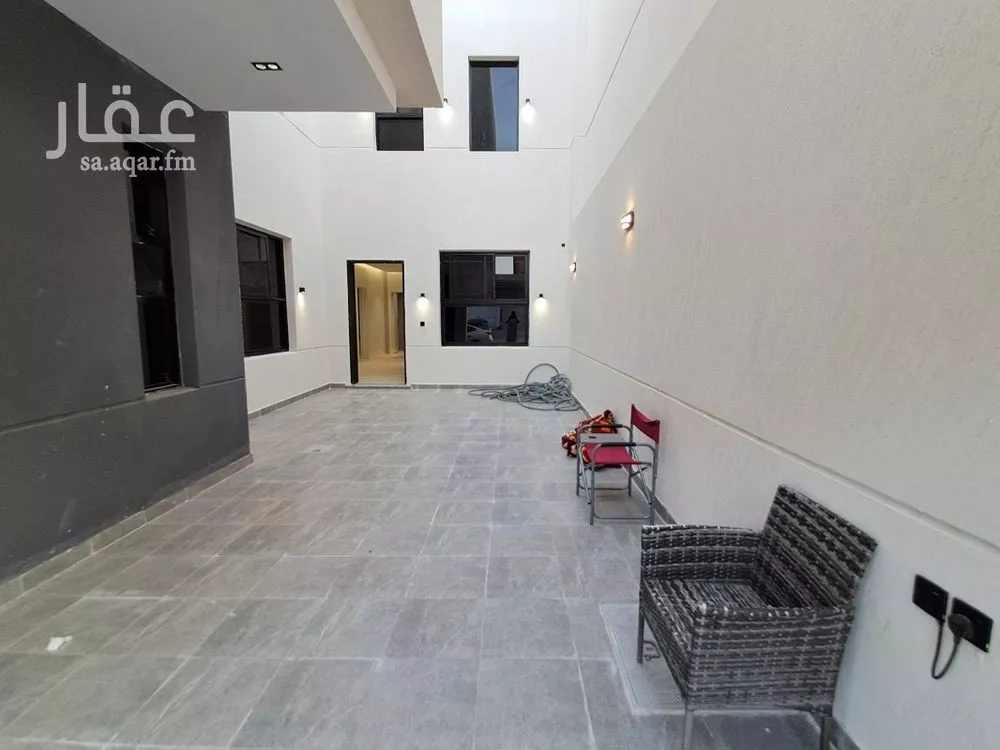 5 bedroom villa in Dhahrat Laban 21