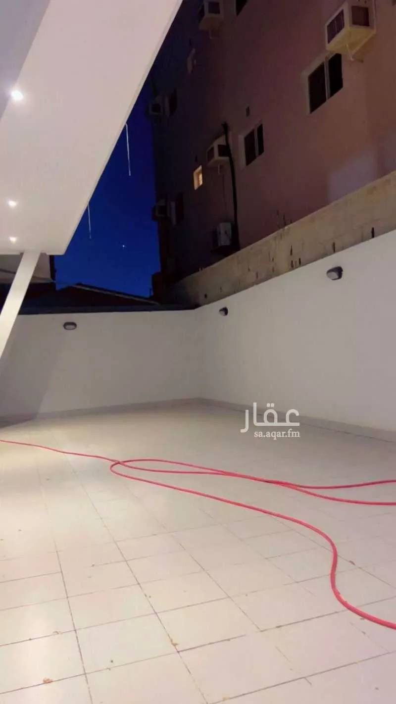 فيلا 10 غرف في طيبة 3
