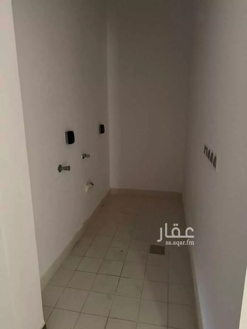 فيلا 4 غرف في الشرق 6