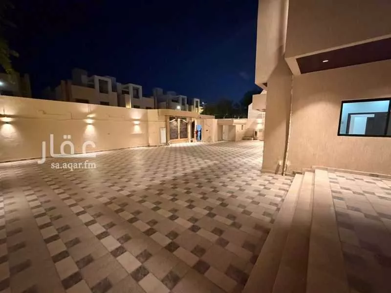 10 bedroom villa in Al Khalidiyyah 3