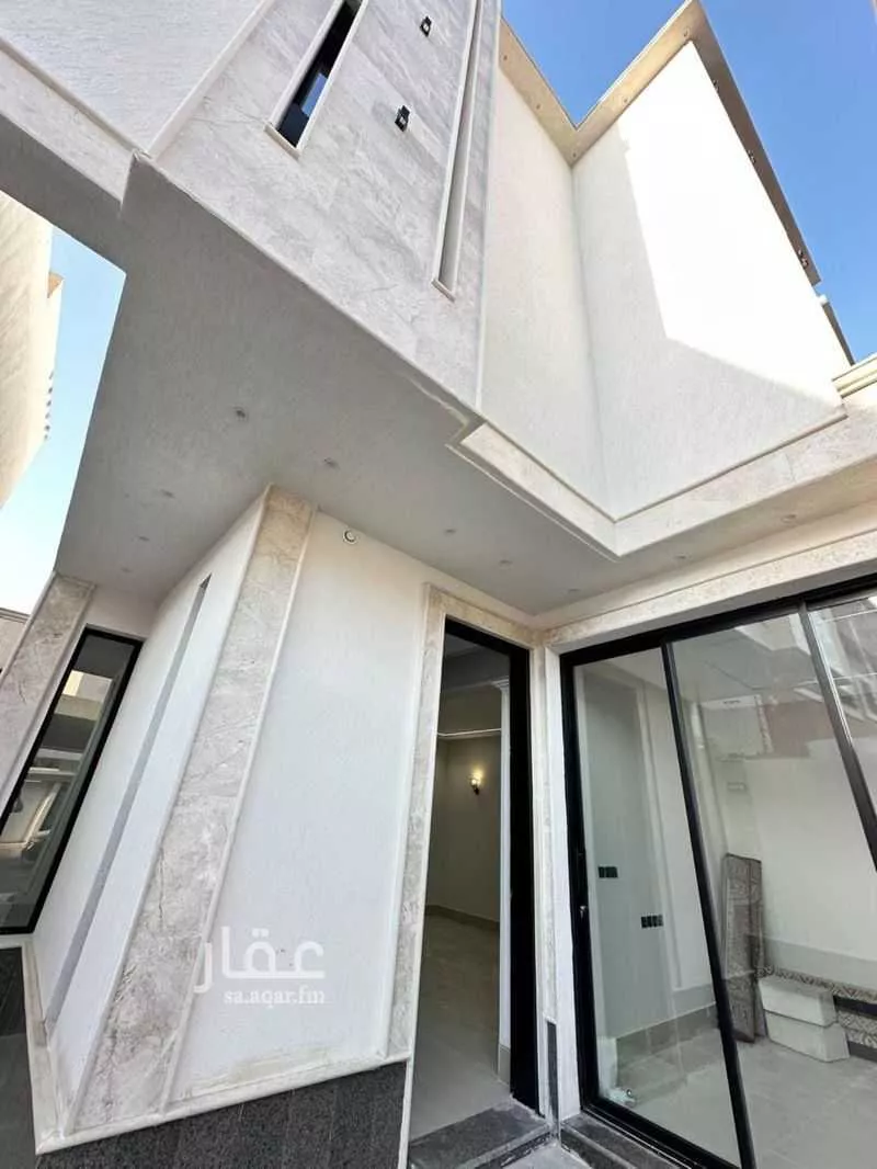 6 bedroom villa in Al Uraija Al Gharbiyah 2