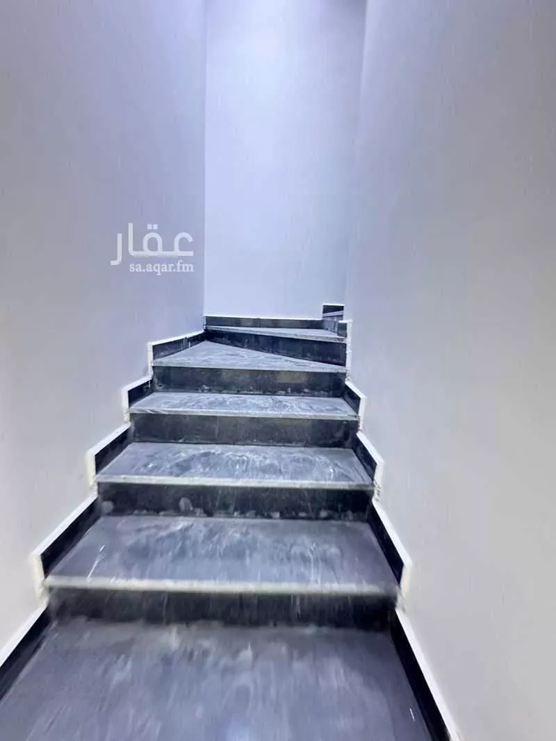 6 bedroom villa in Al Uraija Al Gharbiyah 25