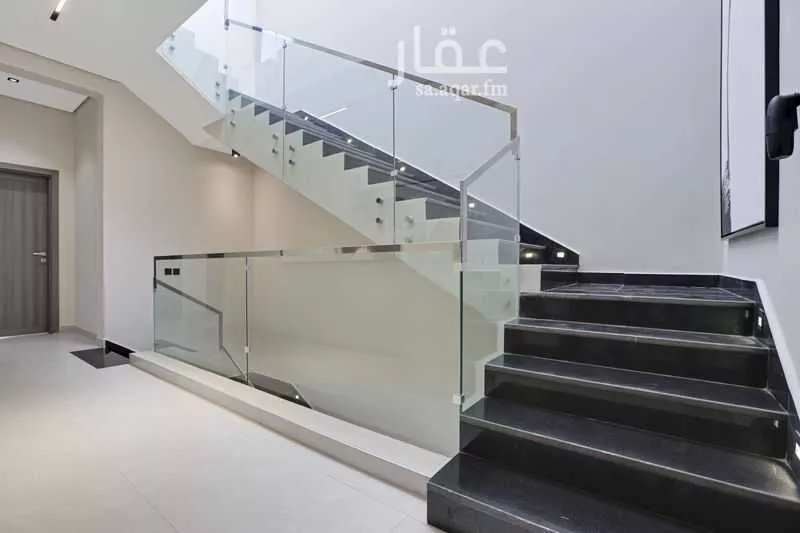 5 bedroom villa in Okaz 10