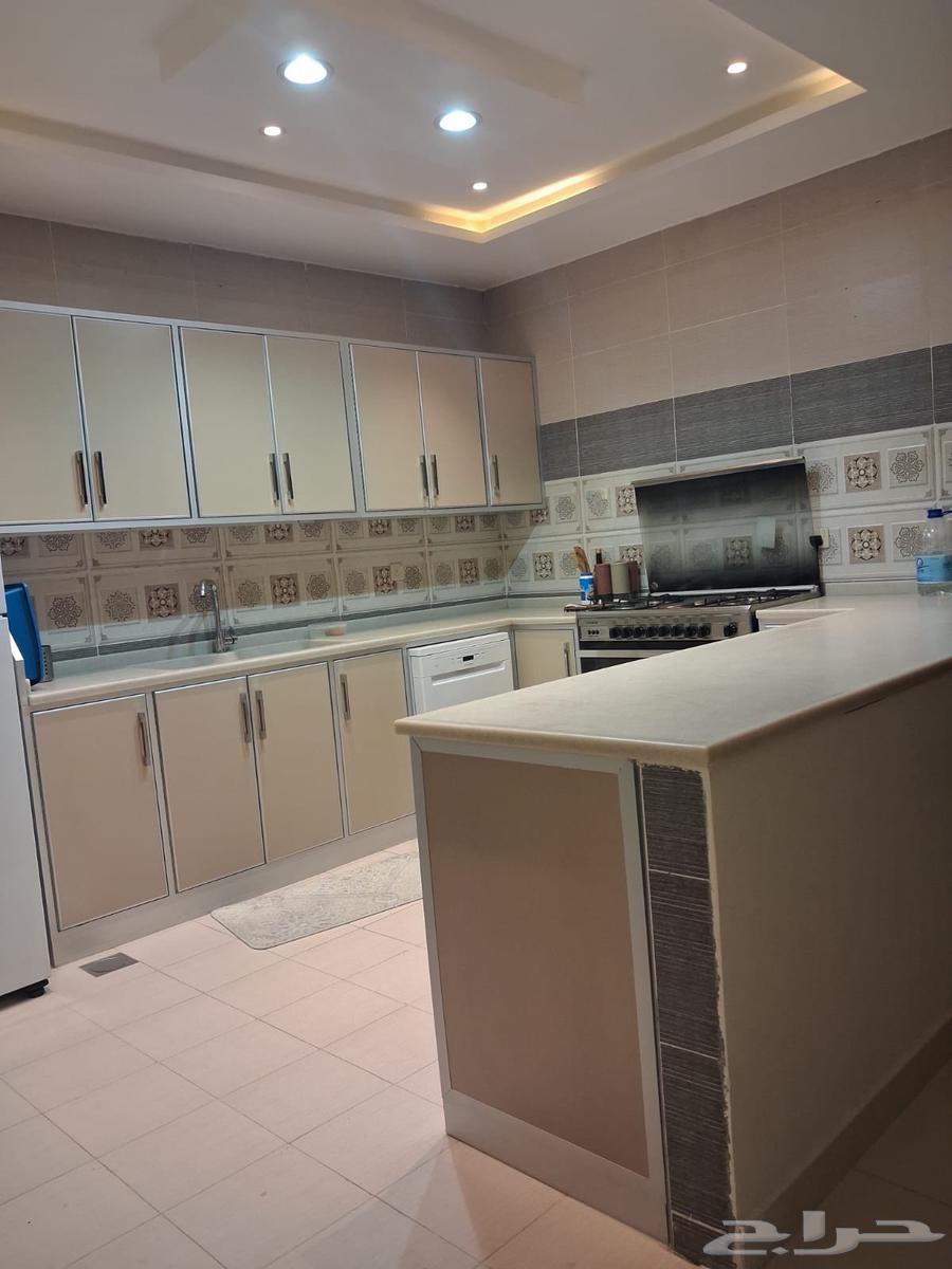 4 bedroom apartment in Batha Quraysh 9