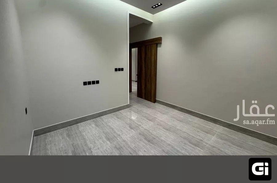 فيلا 6 غرف في العارض 12
