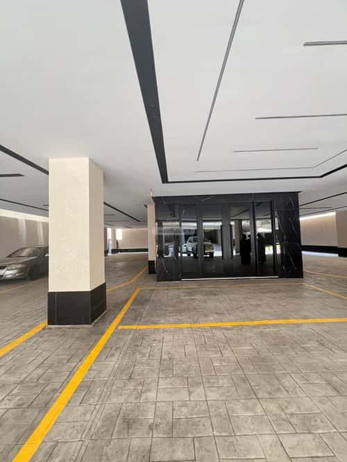 4 bedroom apartment in Al Salamah 8