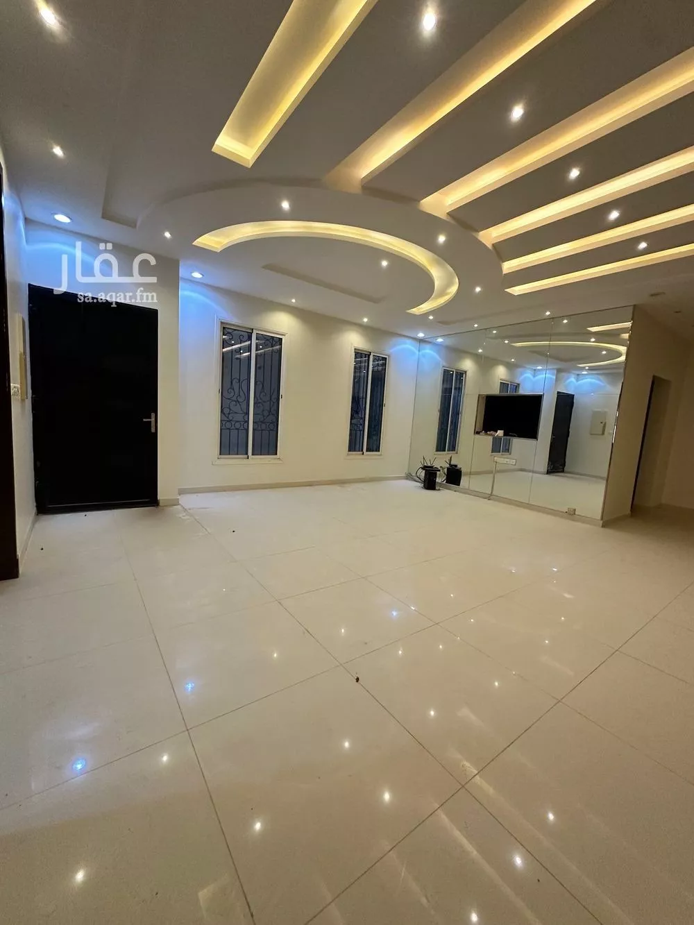 5 bedroom villa in Al Narjis 5
