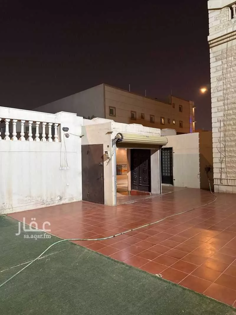 فيلا 9 غرف في الملك فيصل 6