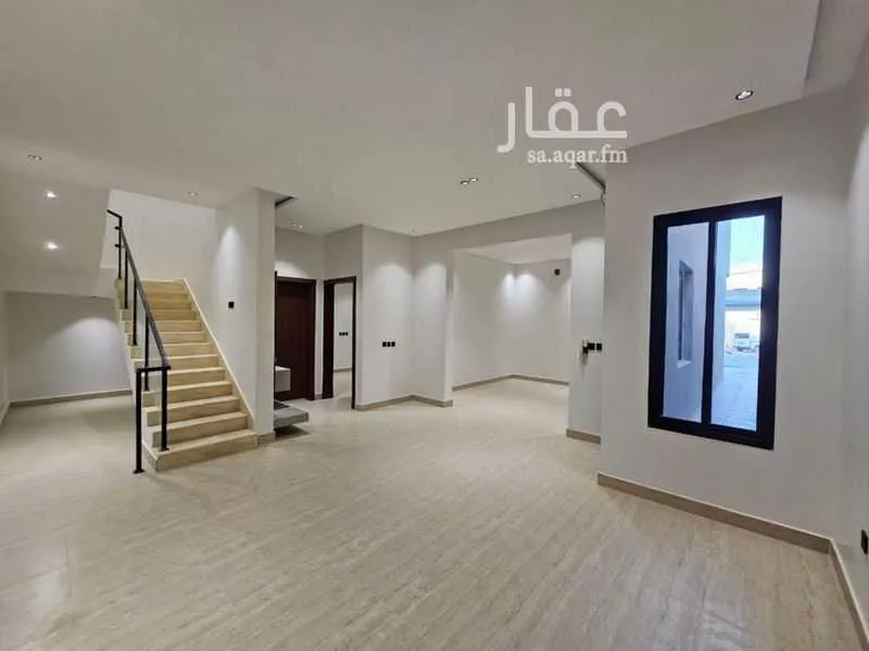 فيلا 7 غرف في الشرق 2