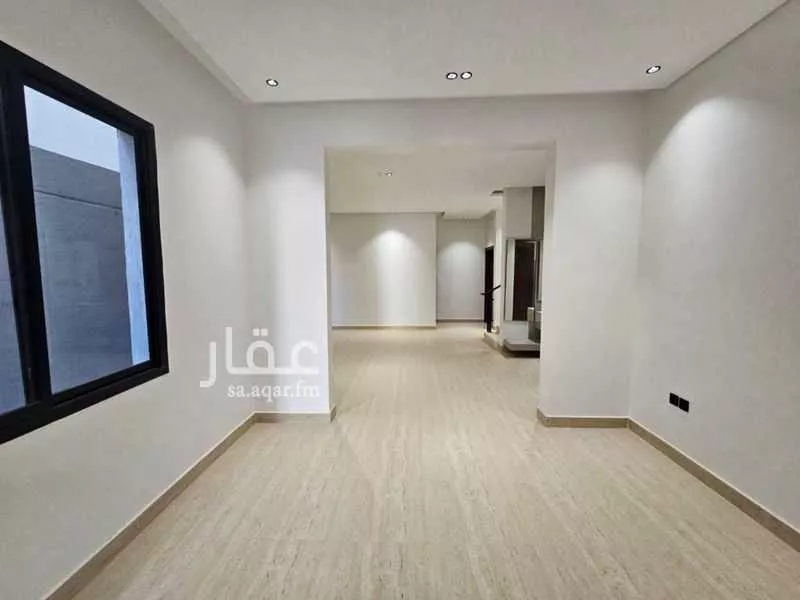 فيلا 7 غرف في الشرق 5