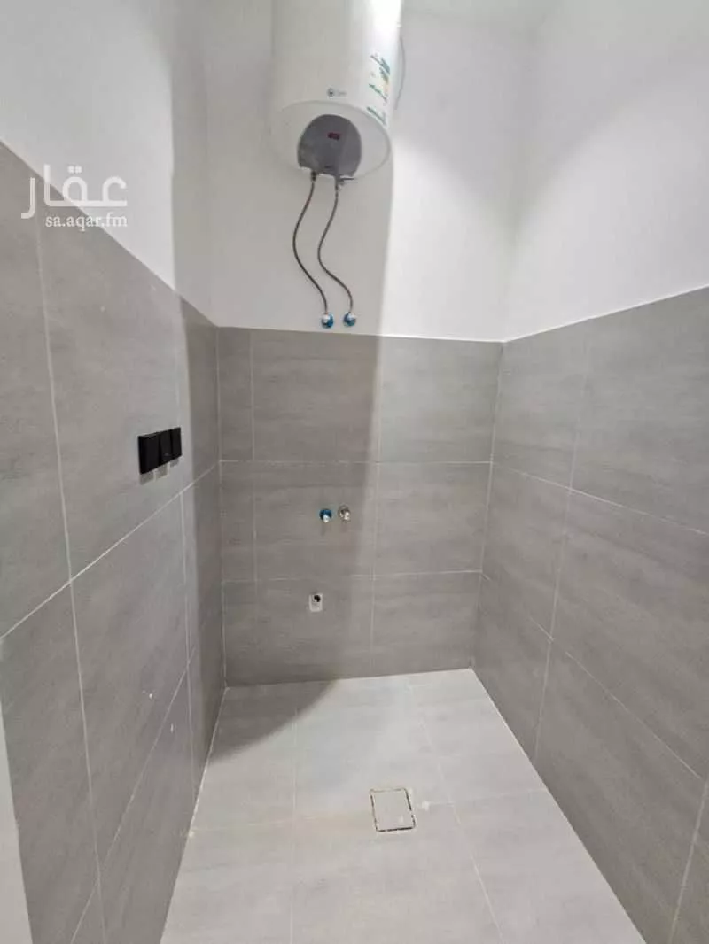 فيلا 7 غرف في الشرق 8