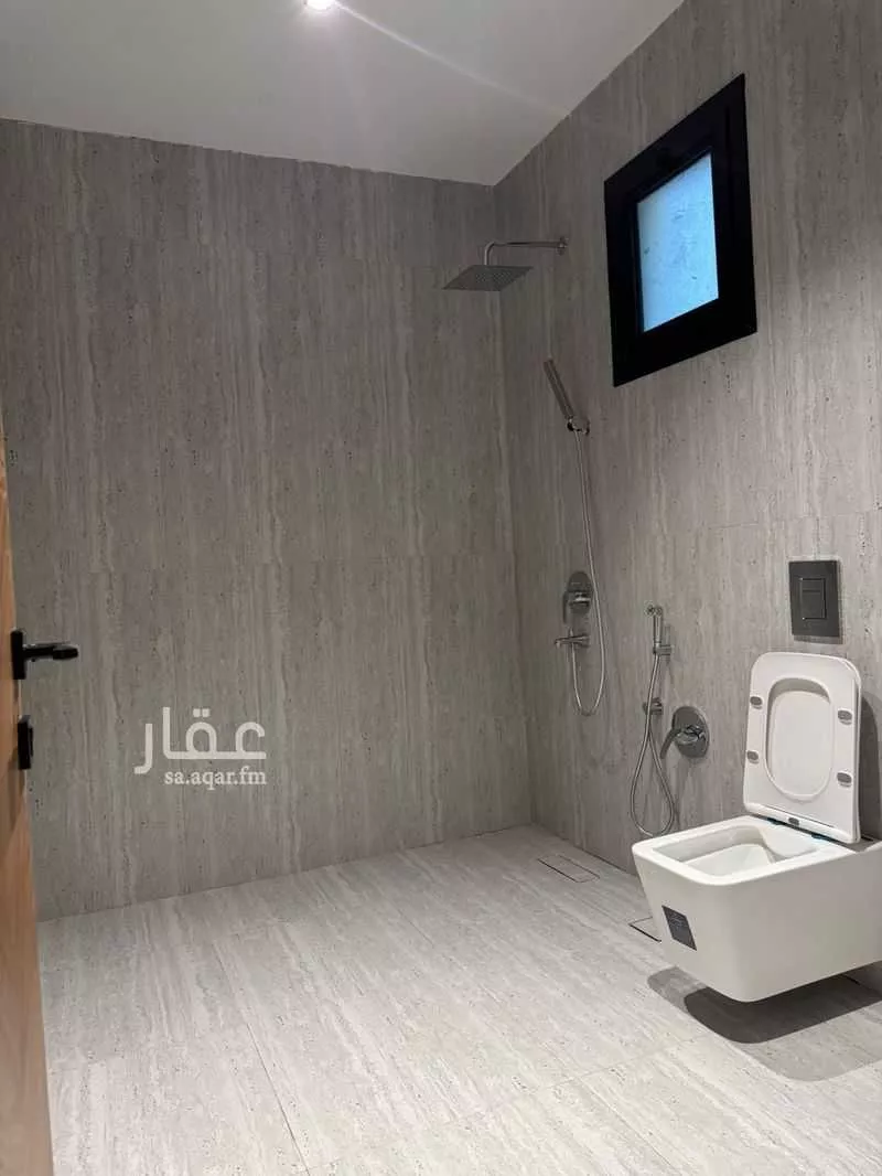 فيلا 5 غرف في العارض 10
