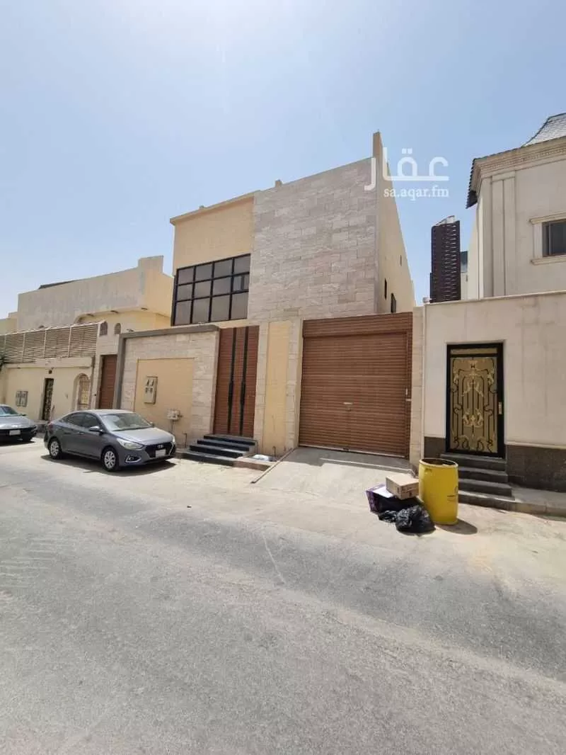 6 bedroom villa in Al Rabwa 2