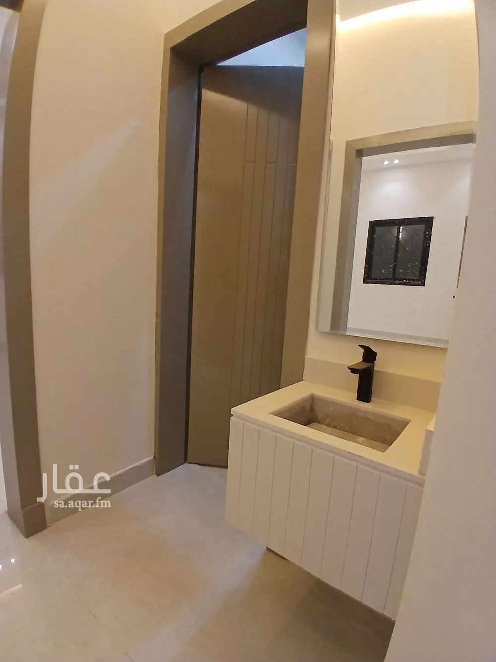 فيلا 5 غرف في طيبة 14