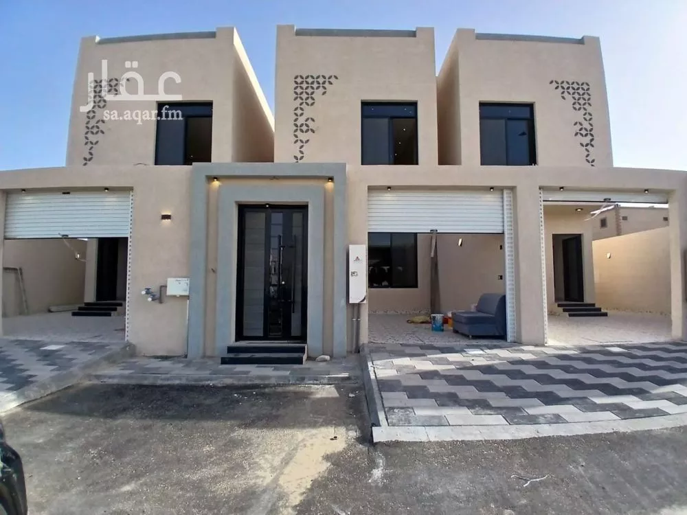 8 bedroom villa in Al Amwaj 4
